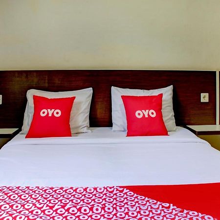 Oyo 90162 Remboelan Guest House Sungai Lutus Exterior photo