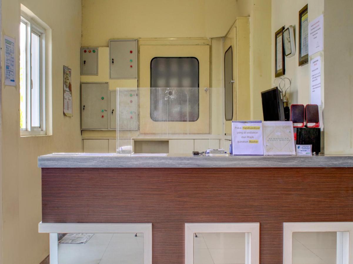 Oyo 90162 Remboelan Guest House Sungai Lutus Exterior photo