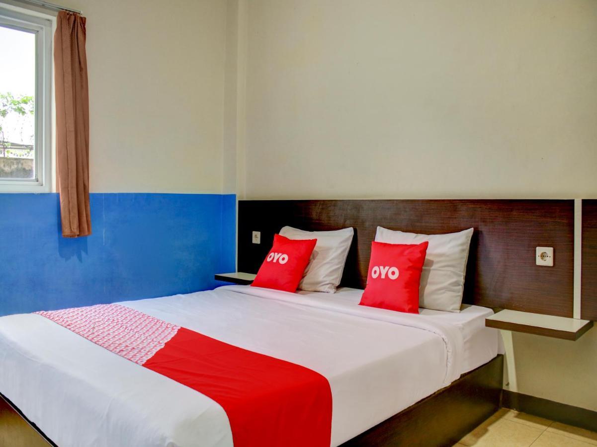 Oyo 90162 Remboelan Guest House Sungai Lutus Exterior photo