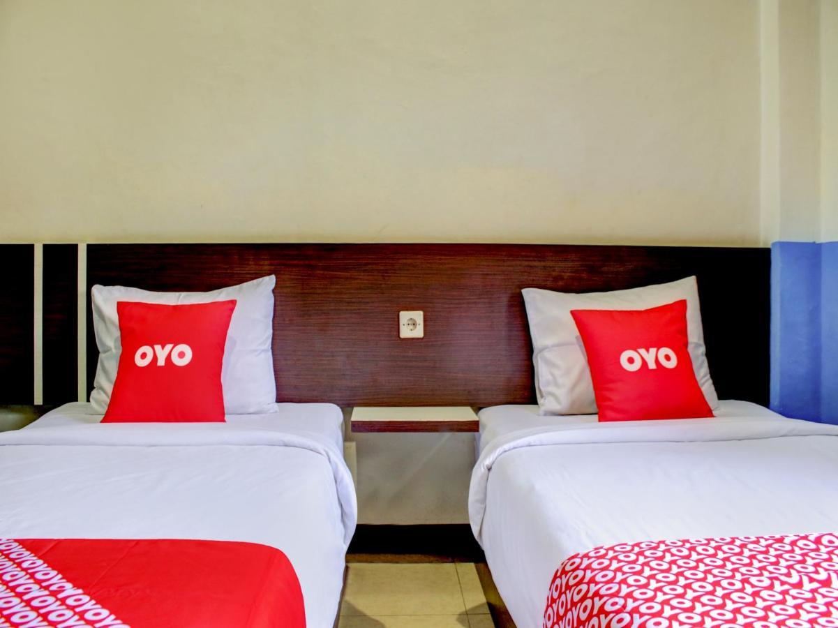 Oyo 90162 Remboelan Guest House Sungai Lutus Exterior photo