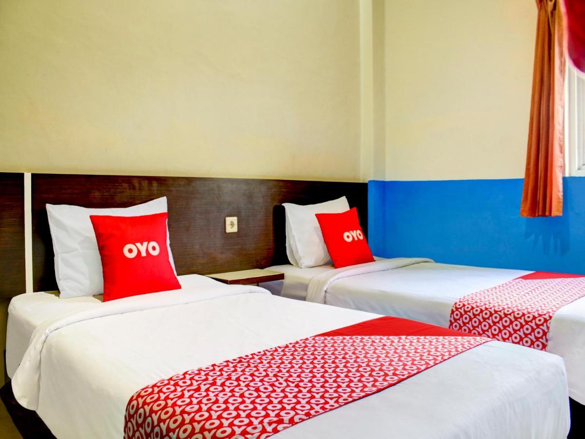 Oyo 90162 Remboelan Guest House Sungai Lutus Exterior photo
